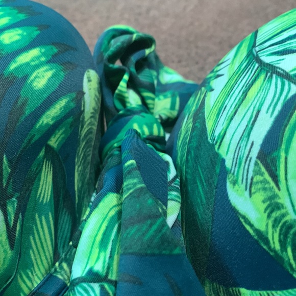 Shade and Shore bikini criss-cross back tie top - Picture 8 of 9